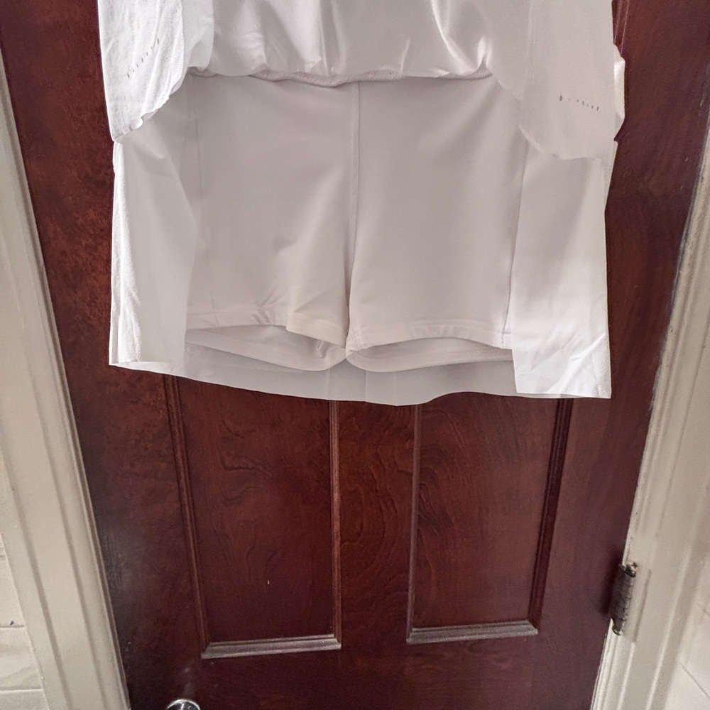 NWT Athleta Sz L Fast Route Mid Rise 13" Run Skort in White, Reflective Glintz - Picture 7 of 12